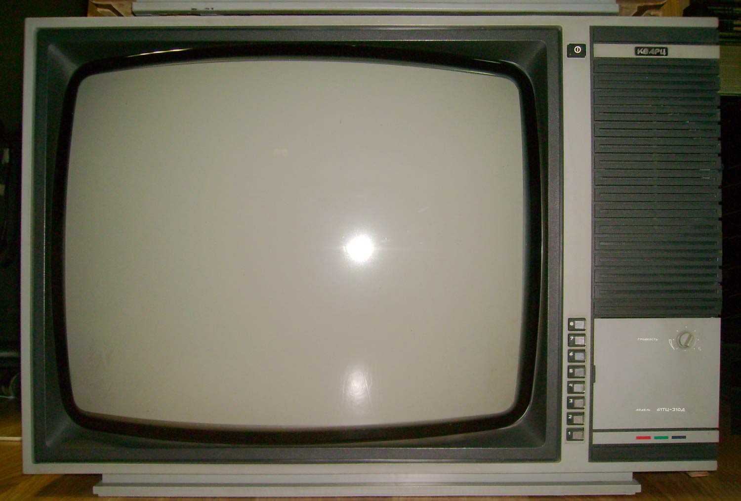 Купить телевизор 80 см. Кварц 61тц-310д. Кварц 310 телевизор. Телевизор кварц цветной 310д. Телевизор кварц цветной 61тц-310д.