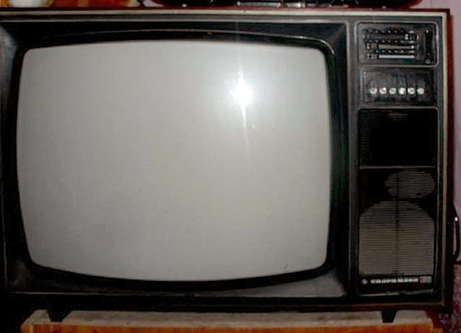 Телевизор 80 х. Телевизор кварц ц 202. Телевизор Березка ц-202. Телевизор кварц ц207. Цветной телевизор берёзка ц 202.