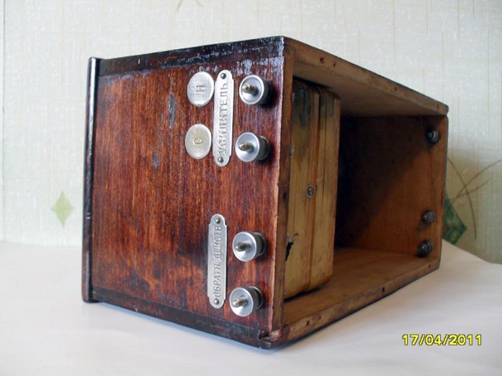 Радио 161. Радиолина радиоприемник. Радиоприемник 1923 года. Радиолина. Линейка сталинский Радиопром комбинат.