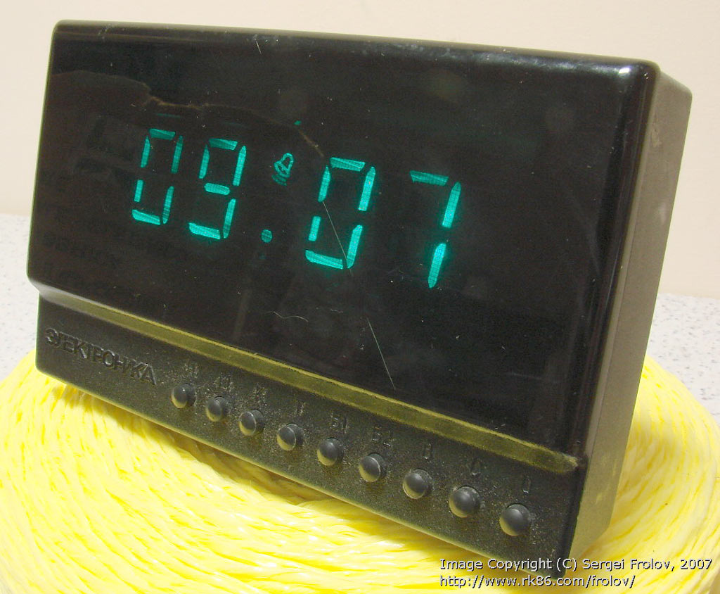 Часы настольные электронные зеленые. Часы-будильник электронные старт 7231. Радиоконструктор часы электронные старт 7231. Часы электроника г9 02 кварц. Часы электроника кр 145ик1901.