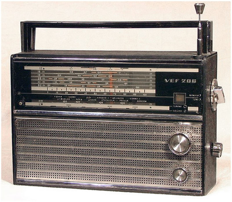 Радиостанция 90. VEF 206 радиоприемник. Радиоприемник VEF 202. VEF 201 радиоприёмник. Радиоприёмники ВЭФ СССР.